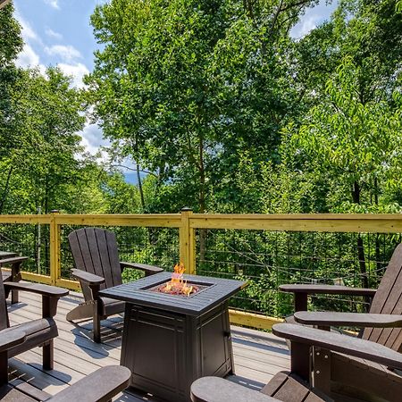 Whispering Winds, Hot Tub, Game Room, Wifi, 1089 Free Tickets Each Paid Day, Dollywood And More Gatlinburg Eksteriør bilde