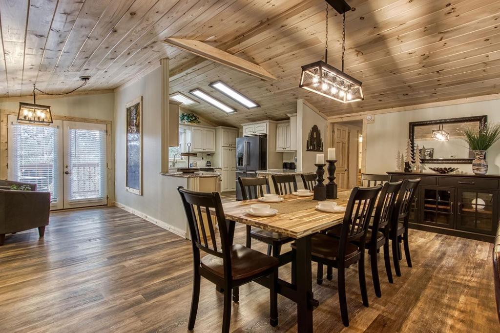 Whispering Winds, Hot Tub, Game Room, Wifi, 1089 Free Tickets Each Paid Day, Dollywood And More Gatlinburg Eksteriør bilde