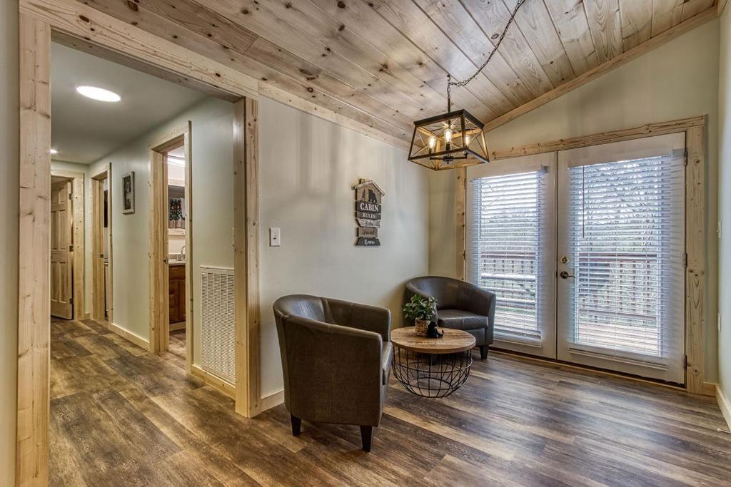 Whispering Winds, Hot Tub, Game Room, Wifi, 1089 Free Tickets Each Paid Day, Dollywood And More Gatlinburg Eksteriør bilde