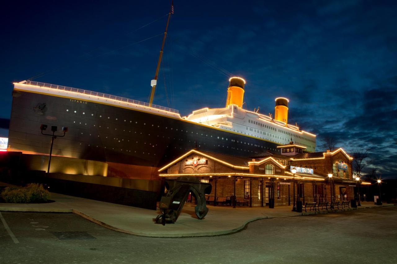 Whispering Winds, Hot Tub, Game Room, Wifi, 1089 Free Tickets Each Paid Day, Dollywood And More Gatlinburg Eksteriør bilde