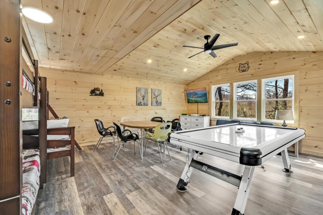 Whispering Winds, Hot Tub, Game Room, Wifi, 1089 Free Tickets Each Paid Day, Dollywood And More Gatlinburg Eksteriør bilde