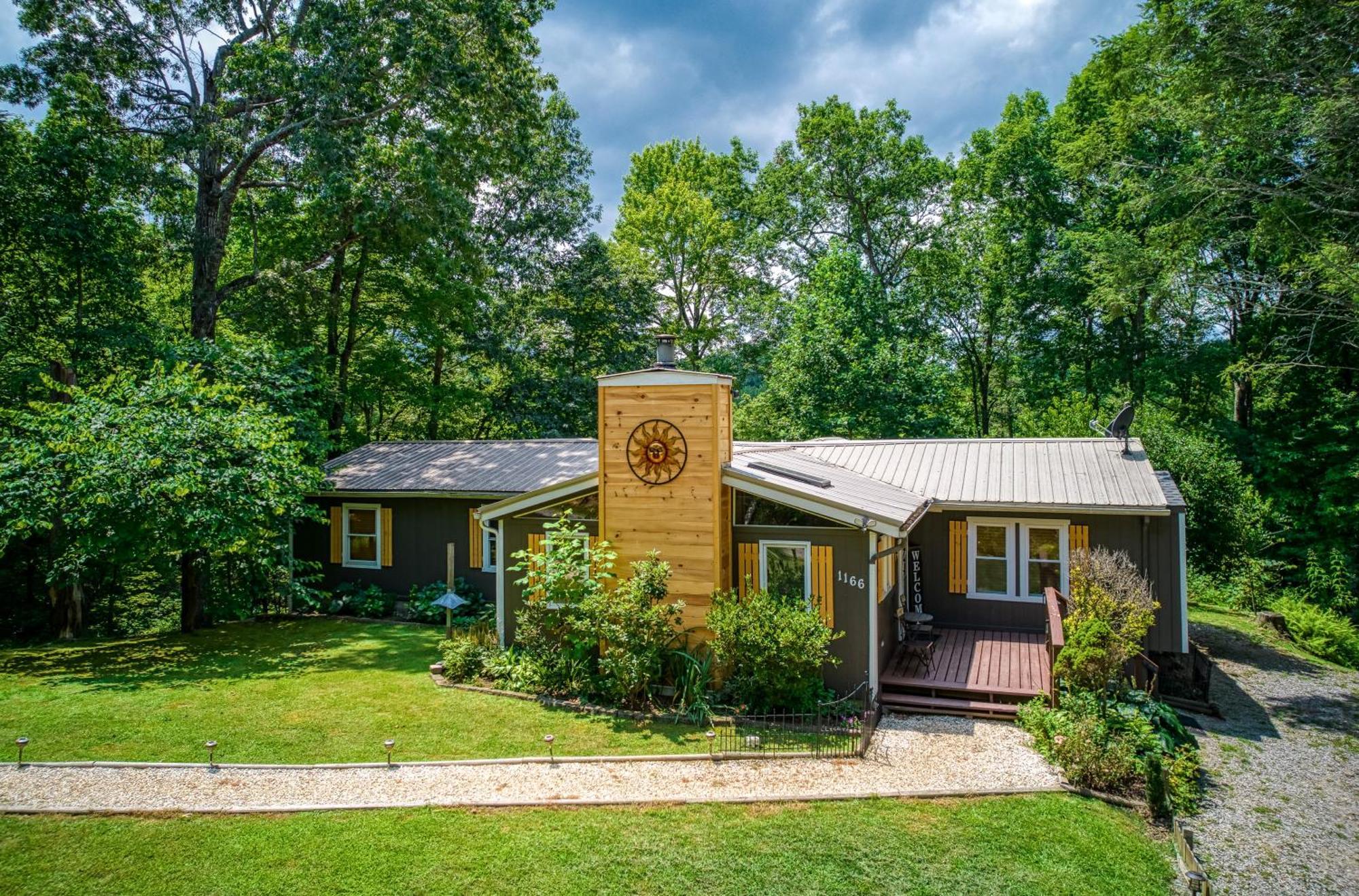 Whispering Winds, Hot Tub, Game Room, Wifi, 1089 Free Tickets Each Paid Day, Dollywood And More Gatlinburg Eksteriør bilde